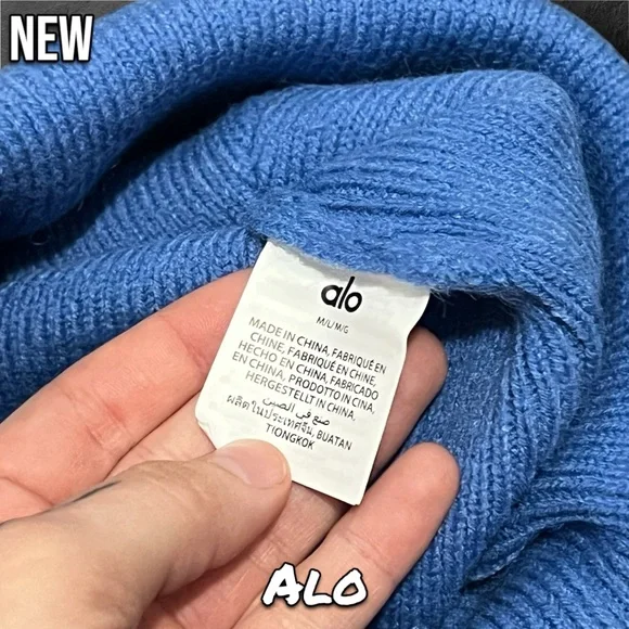 New NWT Alo Yoga Blue Blue Thick Warm Beanie Hat - Picture 3 of 4